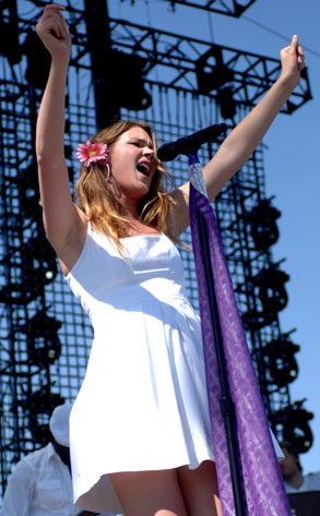 Joss Stone From Bella Coachella 2009 E News 