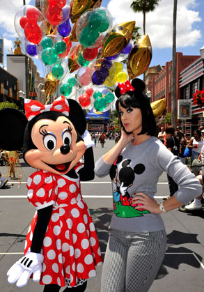 Katy Perry from Stars at Disneyland & Disney World | E! News