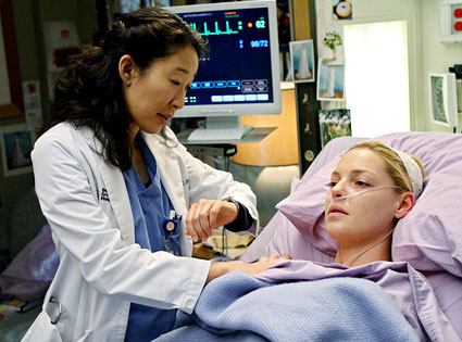 This Just In: Is Grey's Anatomy Going to Kill Izzie? | E! News