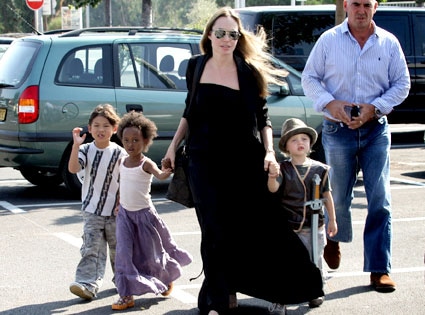 Angelina Jolie, Zahara, Pax, Shiloh
