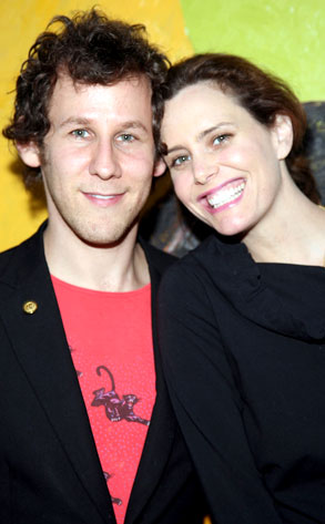 Ione Skye and Ben Lee Say Baby! | E! News