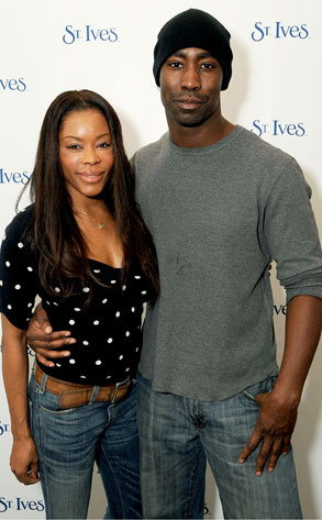 It's a Girl for 24's D.B. Woodside and Golden Brooks! | E! News