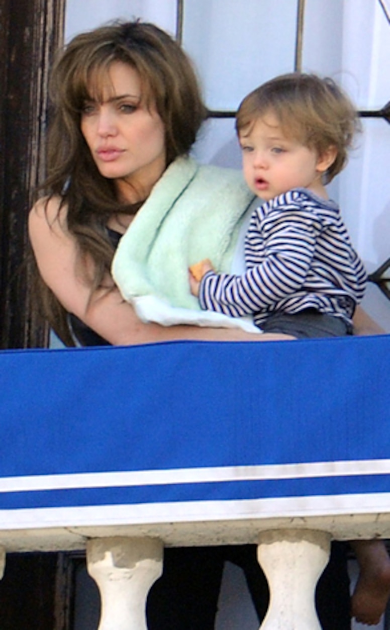 Angelina Jolie, Knox