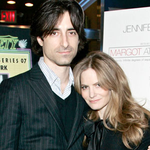 Jennifer Jason Leigh And Noah Baumbach Officially Divorced E Online