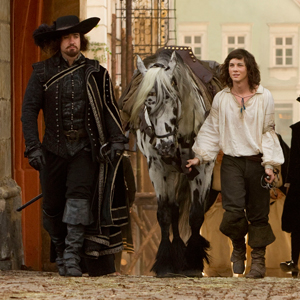 New Three Musketeers Trailer Delivers Dose of Swordplay, Explosions and ...