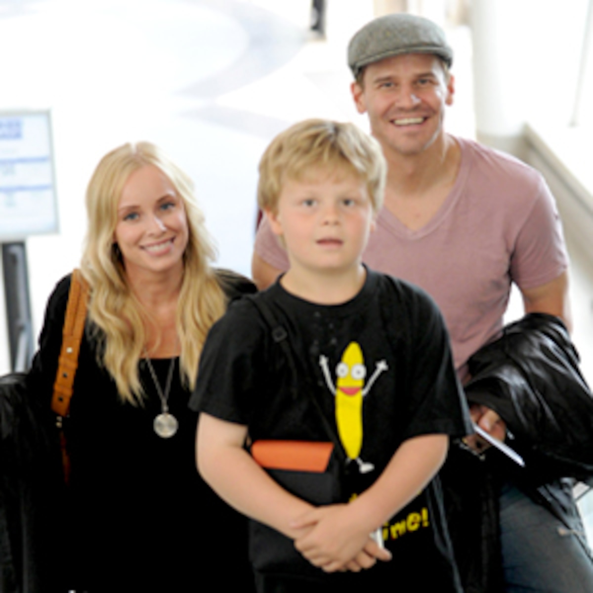 David Boreanaz Wife Pose For Happy Family Pics E Online Ca David Boreanaz Wife Pose For Happy Family Pics E Online Ca