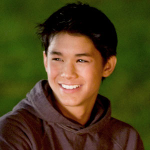 Twilight's Unsung Heroes: BooBoo Stewart! Red Contacts! Dakota Fanning ...