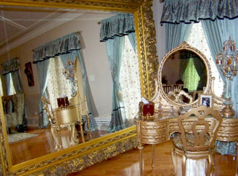 Giudice Auction Items