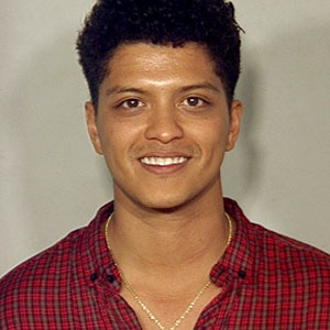 Bruno Mars, Peter Hernandez, Mug shot