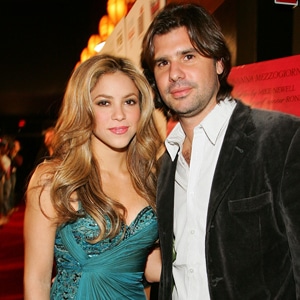 Shakira, Antonio de la Rua