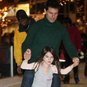 Tom Cruise And Katie Holmes Take Suri Out For An Evening At The Rink E Online 