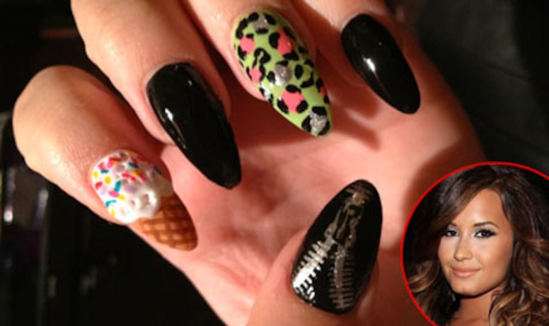 Demi Lovato, Twitter