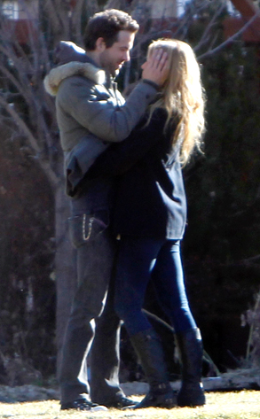 Pda Fest From Blake Lively And Ryan Reynolds Romance Rewind E News 