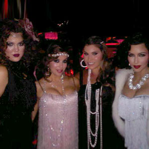 Kim Kardashian Organise Une Soiree Folle Pour L Anniversaire D Eva Longoria E Online France Kim Kardashian Organise Une Soiree Folle Pour L Anniversaire D Eva Longoria E Online France