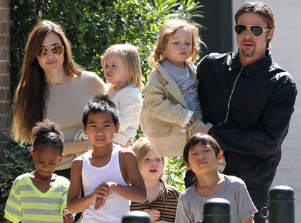 Angelina Jolie, Pax Jolie-Pitt, Maddox Jolie-Pitt, Brad Pitt, Vivienne Jolie-Pitt, Shiloh Jolie-Pitt, Zahara Jolie-Pitt, Knox Jolie-Pitt