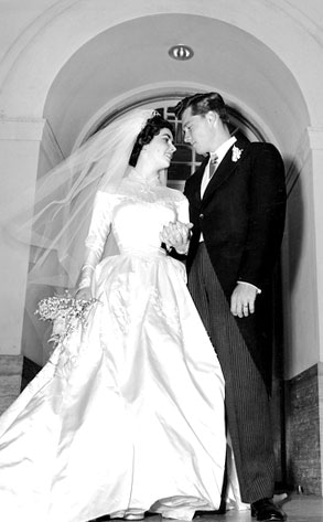 Elizabeth Taylor's First Wedding Dress Up for Auction Elizabeth Taylor's First Wedding Dress Up for Auction