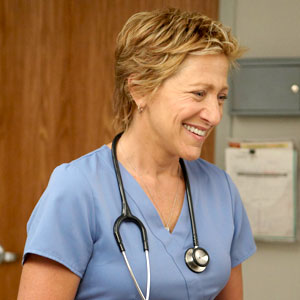 nurse-jackie-boss-explains-how-glee-s-lea-michele-inspired-season-three