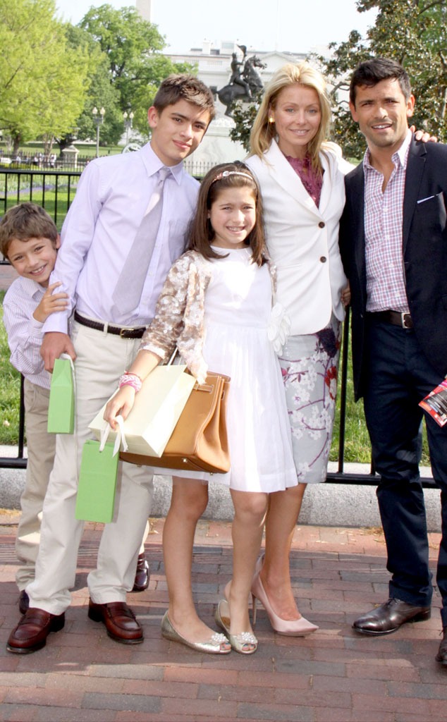 Kelly Ripa, Mark Consuelos, Family