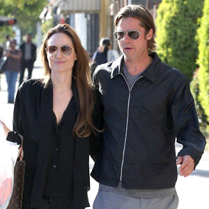 Misforstå Overholdelse af Ryg, ryg, ryg del Brad Pitt's Pals Say Angelina Jolie Is "Calling the Shots" - E! Online - CA