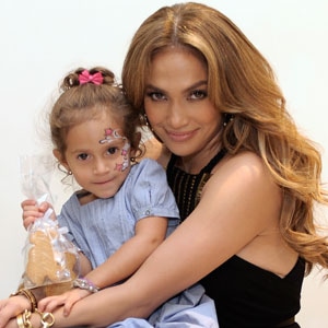 Jennifer Lopez, Emme Anthony