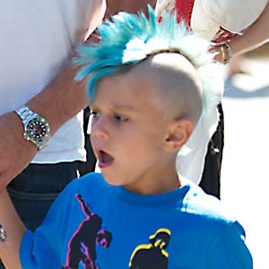 What Is Gwen Stefani S Kid Doing With A Blue Mohawk E News
