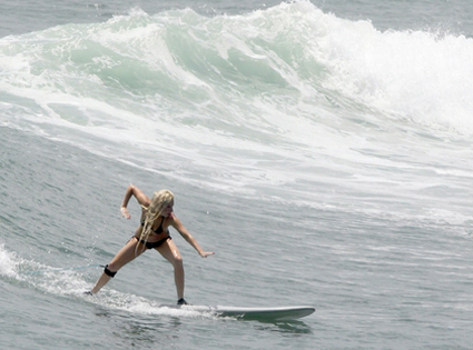 selena gomez surfing