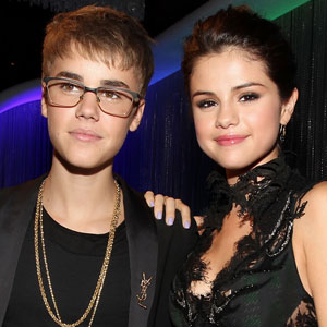 MTV Video Music Awards Video: Did Justin Bieber Give GF Selena Gomez ...