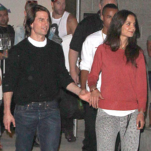 So True? So False? Was Tom Cruise and Katie Holmes' House Really Swarmed by  a SWAT Team?!, image size:1200x1200