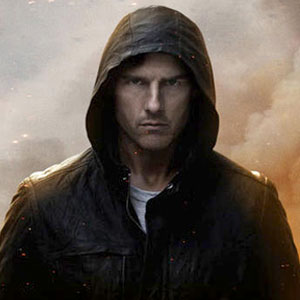 Tom Cruise Shows Off His (Really) Serious Side in New Mission ...