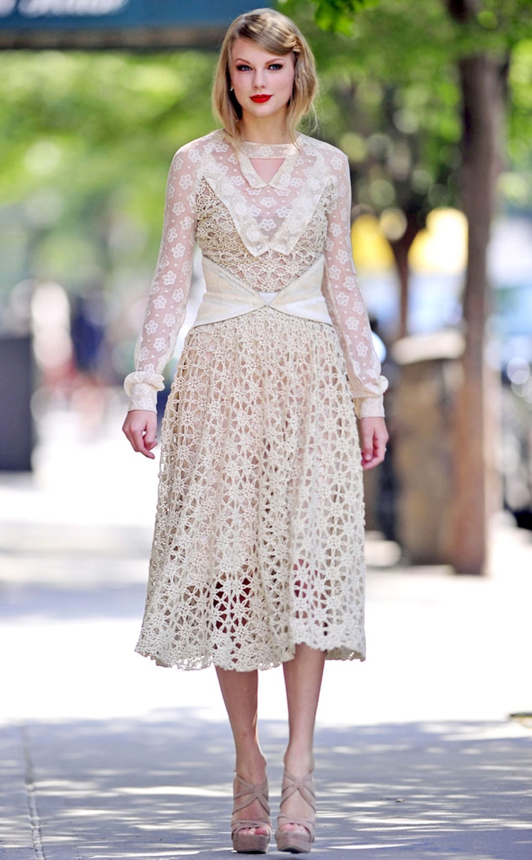Taylor Swift's Best Looks - Page 4 Taylor Swift's Best Looks - Page 4