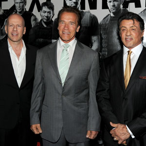 сталлоне и шварценеггер про новый год. сталлоне и шварценеггер друзья. сталлоне и шварценеггер про новый год. сильвестр сталлоне сейчас 2022. сталлоне и шварценеггер про новый год.