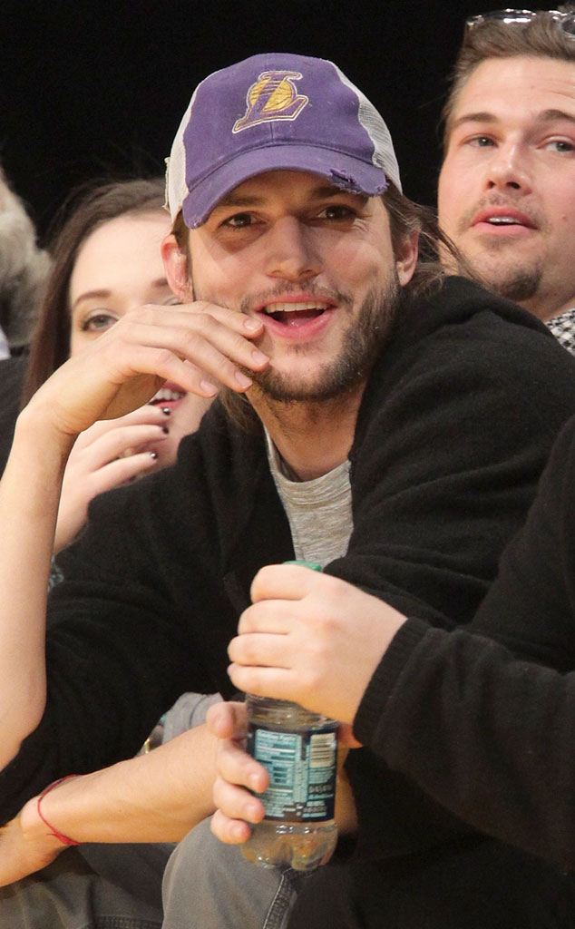 Ashton Kutcher solo bei Lakers-Spiel - E! Online Deutschland