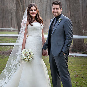 Lady Antebellums Hillary Scott Marries Chris Tyrrell E Online 