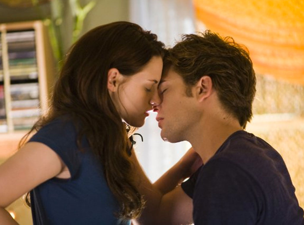 First Kiss Twilight From The Twilight Saga S 11 Best Love Scenes E News