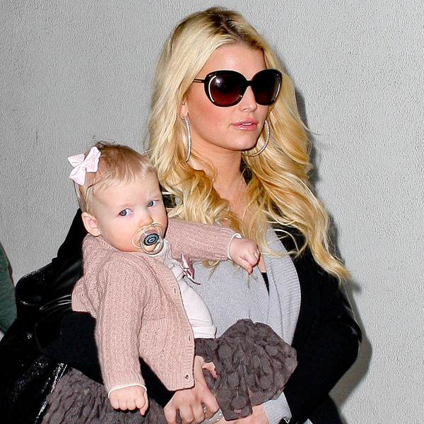 Bump watch: Jessica Simpson in maternity skirt - Today's Parent