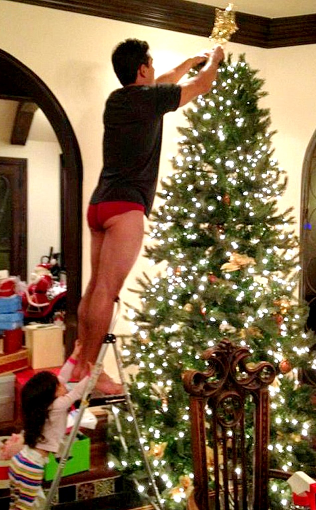 Mario Lopez, Christmas Tree