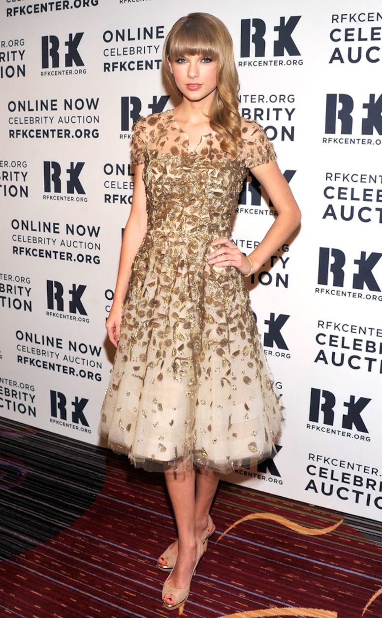Celeb Sparkle: Festive Holiday Dresses For Every Party Celeb Sparkle: Festive Holiday Dresses For Every Party