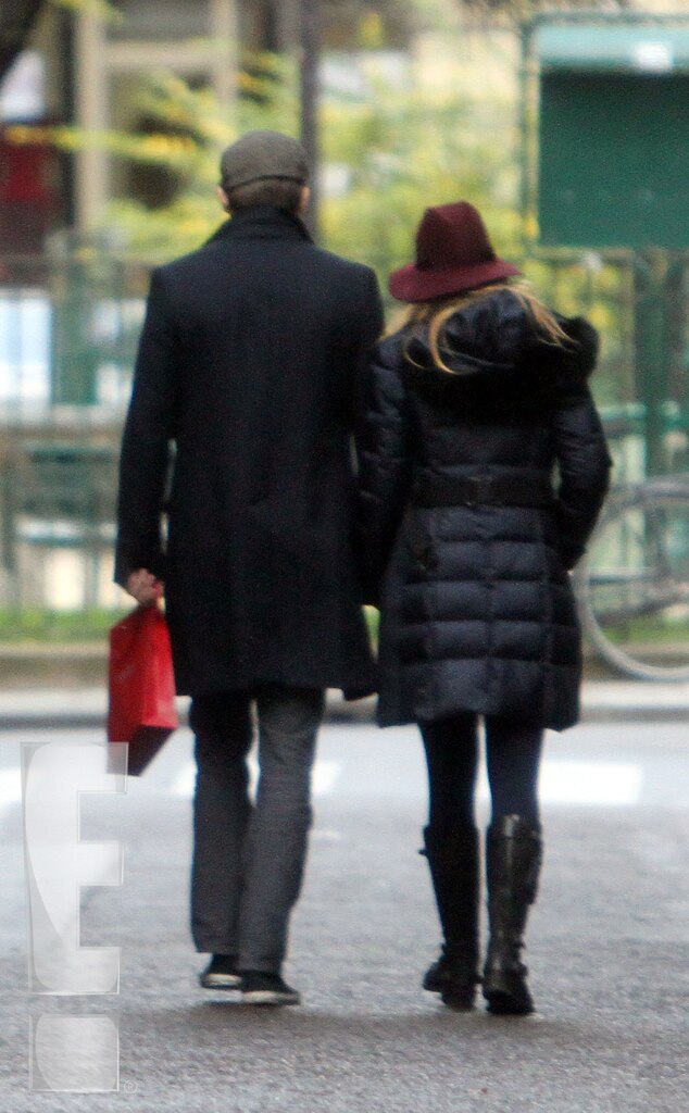 Photo 239324 From Blake Lively And Ryan Reynolds Paris Pda E News 