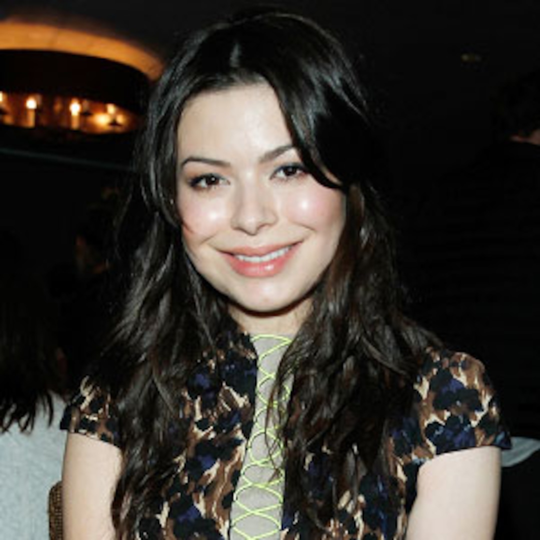 Miranda Cosgrove Was Scared To Get Driver S License After Tour Bus Accident E Online Miranda Cosgrove Was Scared To Get Driver S License After Tour Bus Accident E Online