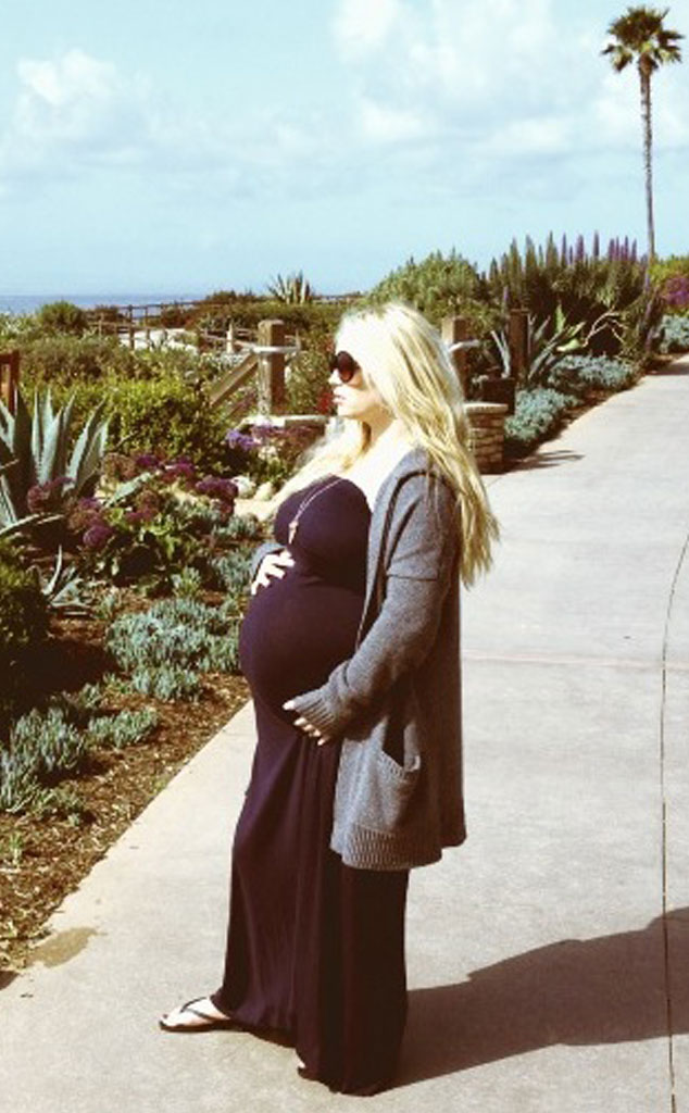 Jessica Simpson's Destination Maternity Line Is On Its Way (PHOTOS)