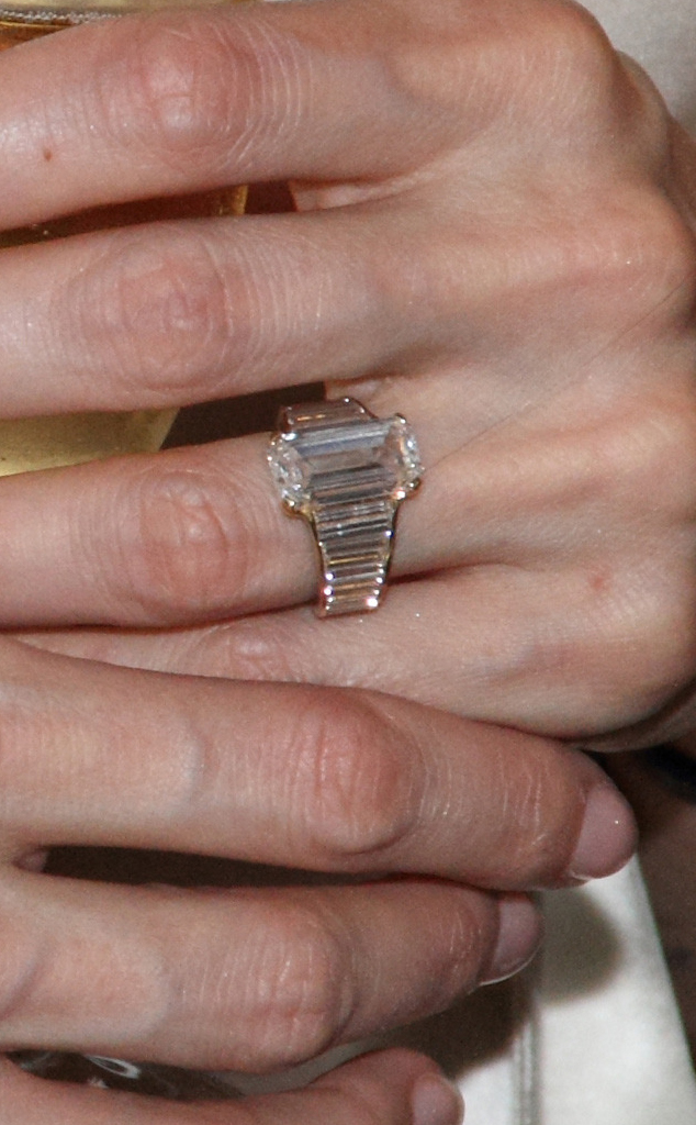 Five Things To Know About Angelina Jolie S Stunning Engagement Ring E Online Uk