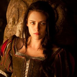 Kristen Stewart Charlize Theron And Chris Hemsworth Shine In New