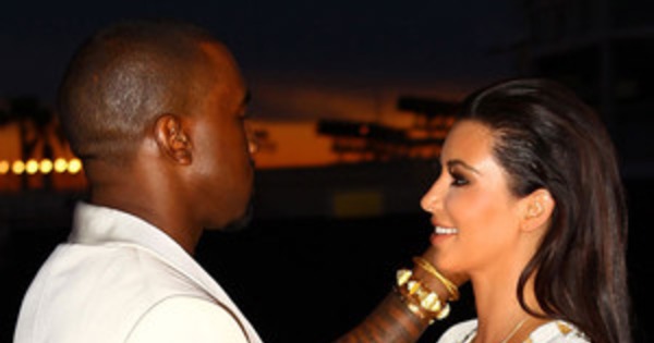 Kanye West tweets naked pics of Kim Kardashian, who finds 