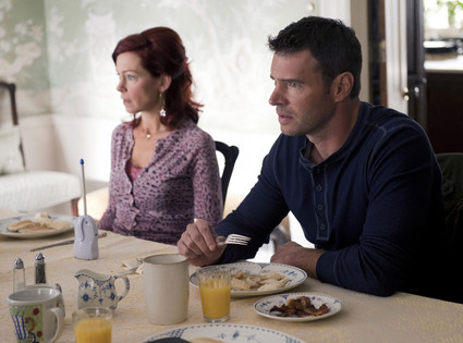 Carrie Preston & Scott Foley as Arlene Fowler & Patrick Devins from