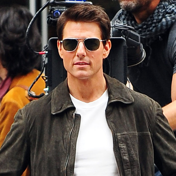 First Look Tom Cruise Films Oblivion in New York City E! Online UK