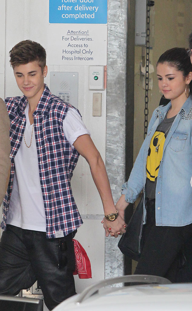 Photo 233488 From Justin Bieber And Selena Gomez Romance Rewind E News