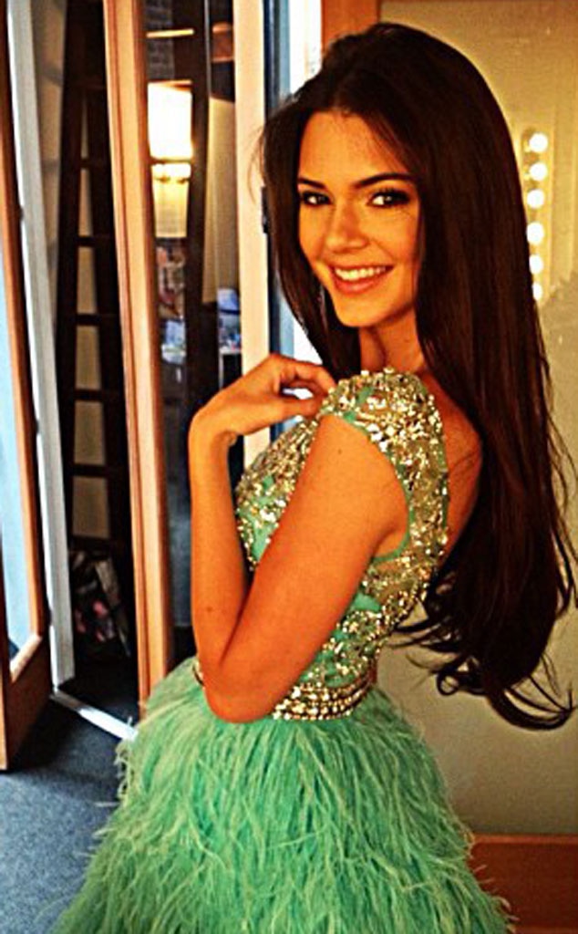 Sneak Peek: Kendall & Kylie Jenner's Prom Photo Shoot! Sneak Peek: Kendall & Kylie Jenner's Prom Photo Shoot!