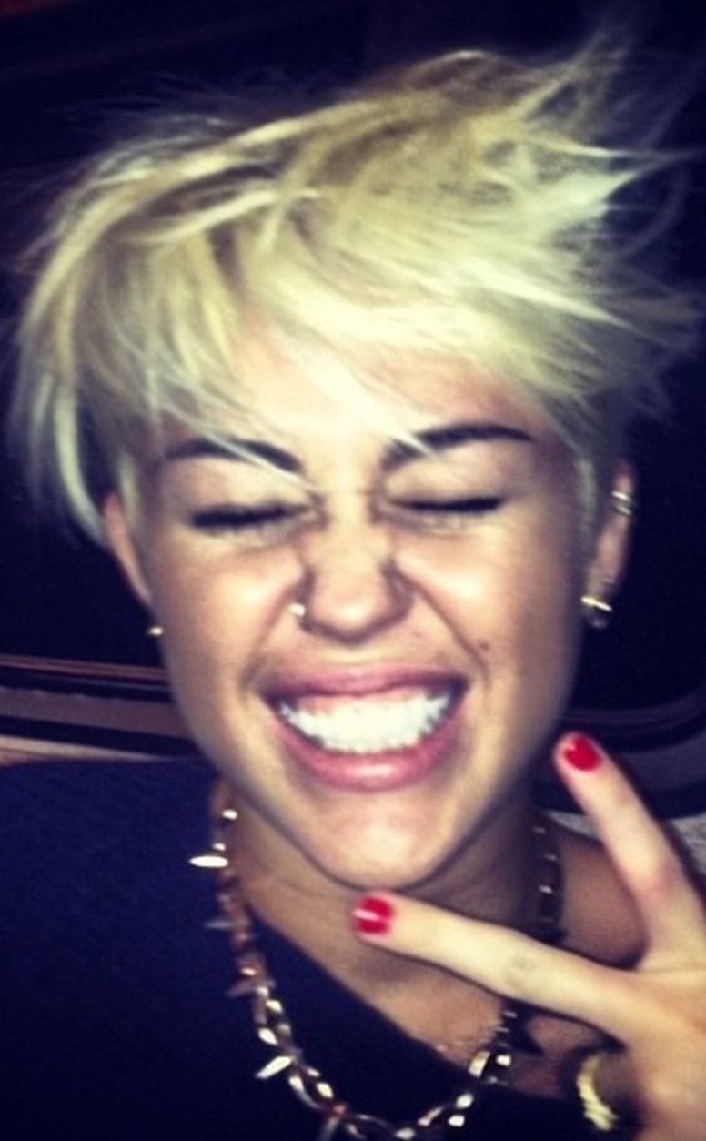 Miley Cyrus Twit Pic