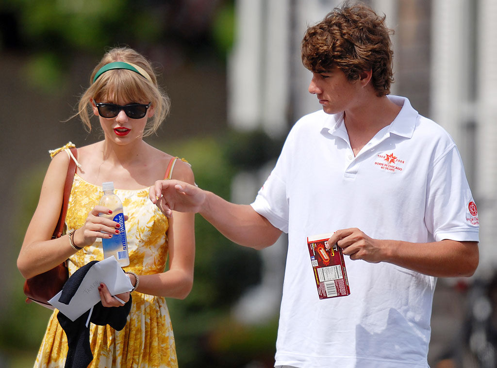 Taylor Swift I Love Her, Says Conor Kennedy's Aunt E