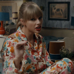 Taylor Swift's We Are Never Ever Getting Back Together Music Video ...